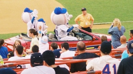 Mr Met and family
